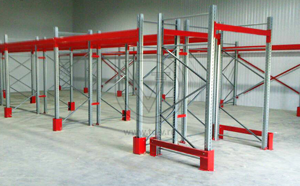 Фронтальные стеллажи установлены в трех новых складских помещениях производителя продуктов для здорового питания в Саранске